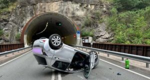 As rodas do carro estão levantadas no Vale do Ega: oitenta e dois anos quase ilesos – Bolzano