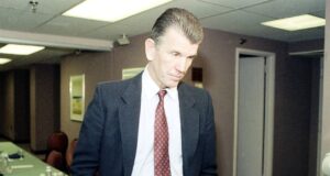 O ex-técnico Westhead recebeu o prêmio Chuck Daly