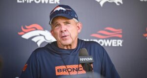 Broncos assinam com Sean Payton um novo contrato de cinco anos