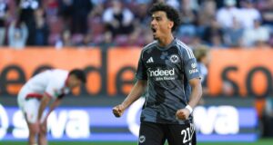O Bayern vai contratar o extremo se Brown e Saibari chegarem