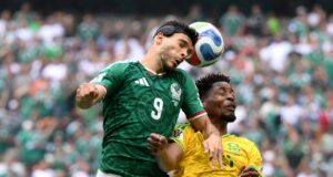 O anfitrião México destruiu o torneio de Okon da África do Sul