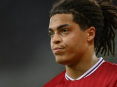 Colônia anunciou a contratação permanente do zagueiro do Manchester City