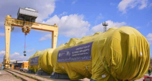 Porto de Dabaa recebe 2.000 toneladas de equipamentos para reatores nucleares
