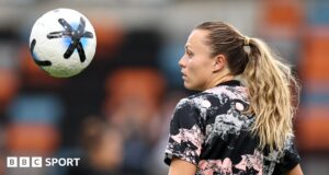 Claire Emslie, da Escócia, sobre maternidade e sonhos de Copa do Mundo