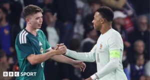 França 3-1 Irlanda do Norte: ‘Ainda não me atingiu’ – artilheiro da NI, Patrick Kelly