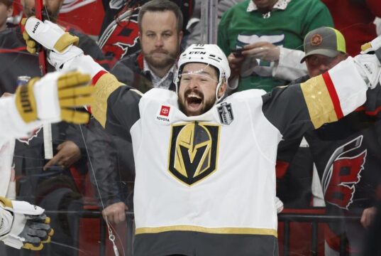 Os Knights conquistaram o ouro no final da abertura das finais da Stanley Cup