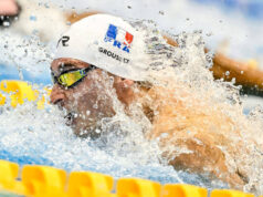 Maxime Grousset, do Campeonato Francês, com o pé quebrado