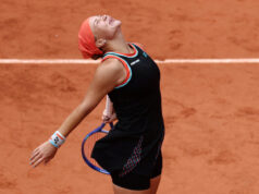 Schneider derrotou Sabalenka no Aberto da França para avançar para as semifinais.