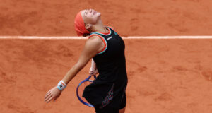 Schneider derrotou Sabalenka no Aberto da França para avançar para as semifinais.