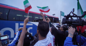 A federação iraniana revela ingressos para a Copa do Mundo para torcedores iranianos alguns dias antes do torneio.