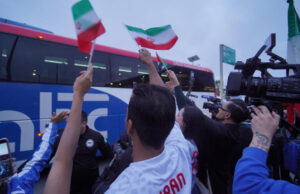 A federação iraniana revela ingressos para a Copa do Mundo para torcedores iranianos alguns dias antes do torneio.