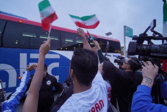 A federação iraniana revela ingressos para a Copa do Mundo para torcedores iranianos alguns dias antes do torneio.
