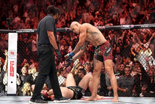 Terceiro cinturão do UFC ‘vai simbolizar tudo que passei’