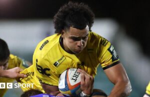 Mackenzie Martin: Martin juntou-se ao Beziers, time francês da segunda divisão, após a saída dos Dragões.