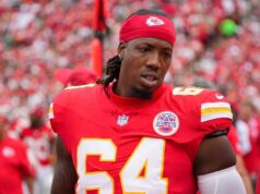 Relatórios: Falcons estão adquirindo OT Wanya Morris dos Chiefs.