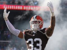 Browns recontratou S Ronnie Hickman.