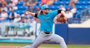 Relatório: Marlins vai assinar o contrato do RHP Zach Brzezczyk.