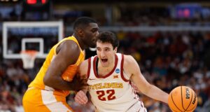 O ex-F Milan Momselovich do estado de Iowa foi transferido para Kentucky.