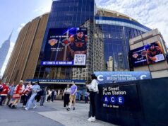 Agressão à polícia, 26 presos enquanto torcedores do Knicks comemoram em Nova York.