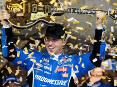 Denny Hamlin conquistou sua segunda vitória da temporada no difícil Cracker Barrel 400.