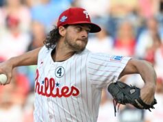 “Phillies envia o veterano contra o novato do White Sox para o jogo de borracha” .
