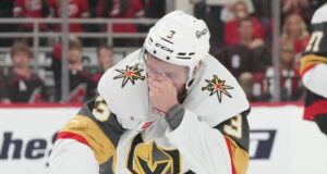 Braden McNabb, do Knights, foi hospitalizado após levar um disco no rosto.