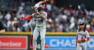 Os Citizens, aproveitando a hospitalidade dos Diamondbacks, vencem a série.