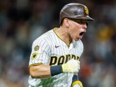 Atrás deles, os Padres avançaram para vencer a série contra o Mets.