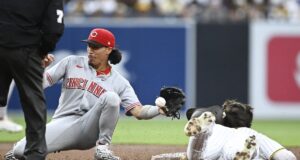 Samad Taylor, Padres torcendo a mão dos Reds pela quinta derrota consecutiva