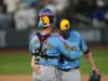 Os Brewers sobreviveram aos A’s por 15-14 em uma disputa selvagem de 12 entradas em Las Vegas.