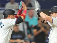 Os Marlins superaram os Diamondbacks por 6 corridas na quarta entrada.
