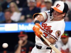 Depois de interromper a derrapagem, os Orioles querem dividir a série contra os Mariners.