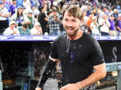 A rebatida de Sterling Thompson encerra a recuperação das Montanhas Rochosas diante dos Cubs.