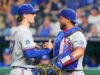 Os Rangers procuram atingir a marca de 0,500 no final da série contra os Royals