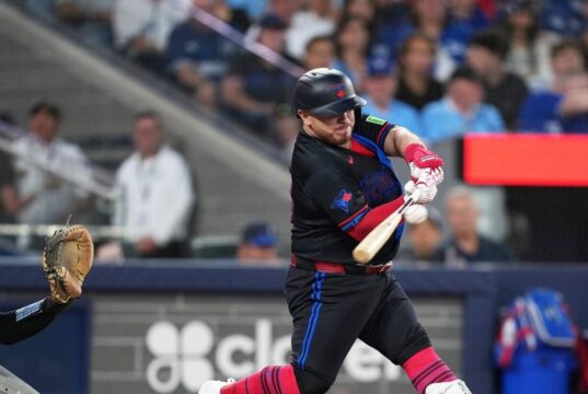 Alejandro Kirk estrela como os Blue Jays derrotando os Yankees.