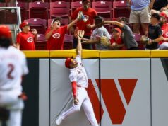 Três home runs solo levaram os Diamondbacks à frente dos Reds.