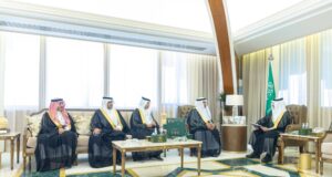 Emir Al-Sharqiya recebe a maior parte da região e analisa os principais projetos de investimento