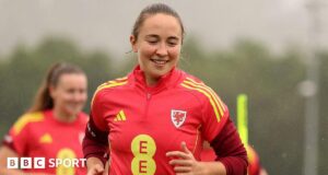 Eliminatórias para a Copa do Mundo Feminina: Os grandes jogos continuam chegando para Laura Hughes, do País de Gales.