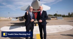 O chefe da defesa britânica, John Healey, renunciou em meio a uma briga com Starmer sobre gastos militares.