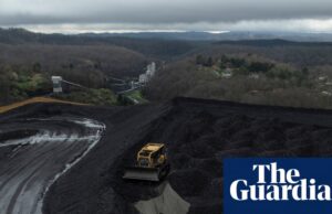 Trump usa poderes de guerra para distribuir US$ 700 milhões em carvão ‘limpo e bonito’ | Donald Trump