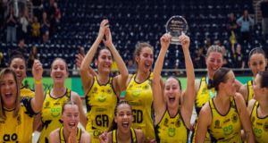 Netball Super League: Manchester Thunder chega à grande final enquanto Loughborough Lightning mantém vivas as esperanças
