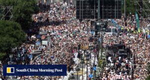 Mais de um milhão de pessoas saíram às ruas de Madrid para assistir ao Papa Leão presidir a missa ao ar livre.
