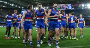 ‘Que adeus?’: Bonnet e Bulldogs são grandes para Hawks