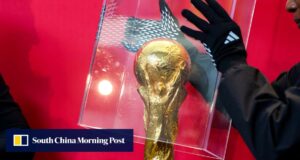 A polícia de Hong Kong alertou os torcedores da Copa do Mundo contra o uso de sites de apostas estrangeiros.