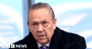 O bilionário coproprietário do West Ham foi acusado de abusar de seu poder e de atacar mulheres para fazer sexo.