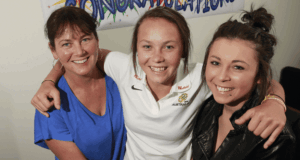 Caitlin Foord fez sua 150ª partida pelos Matildas à frente do companheiro de equipe Sam Kerr