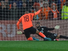 A Holanda colidiu com Luca Zidane e Hajj Musa disparou para casa