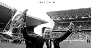 Choques no Reino Unido com a morte de Kenny Jackett