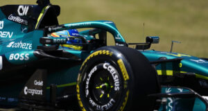 Alonso para na festa de Norris e Mercedes