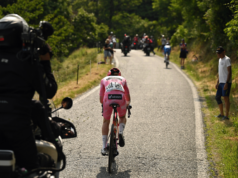 ‘É triste perdê-lo. Mas lutei com o que pude’ – Outro Grand Tour escapa para Anna van der Breggen na etapa final porque ela não conseguiu igualar Vollering no Giro d’Italia Feminino.